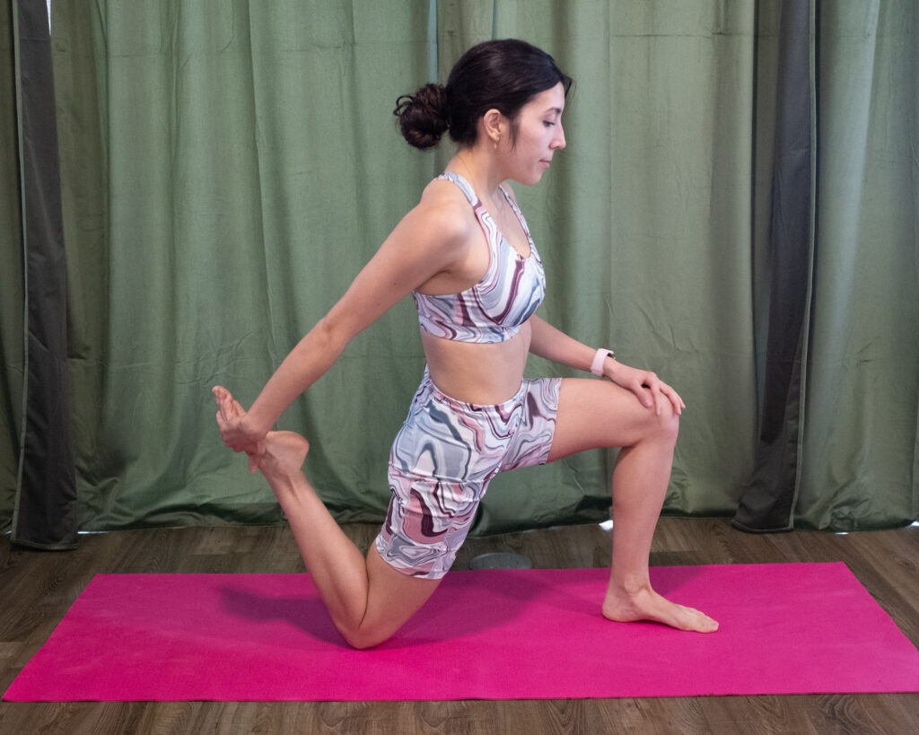 low lunge with quad stretch
